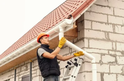 Pose et remplacement de gouttières à Venouse
